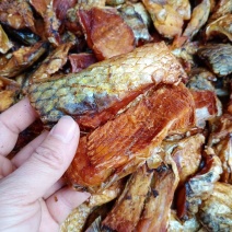 草鱼肉，鱼块，烟熏。颜色漂亮微盐，干度好，好货不碎。淡盐