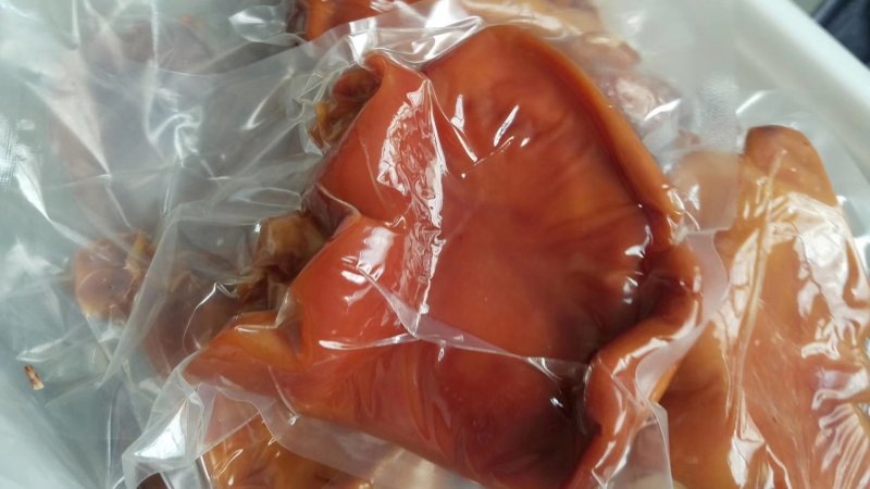 酱牛肉。酱鸭，鸡爪，猪耳朵，五香鱼，烧鸽，详细咨询微