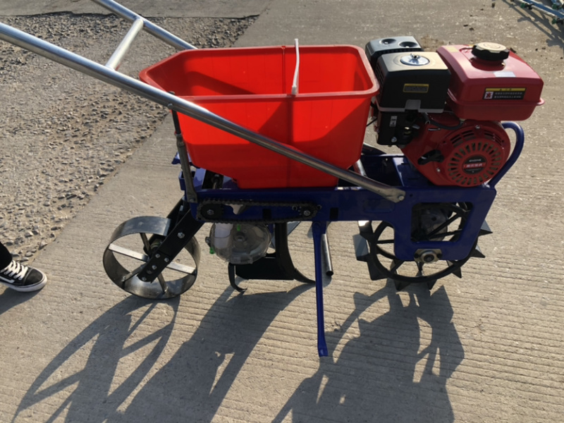 汽油手推玉米精播机小麦套种玉米播种机玉米大豆施肥播种机