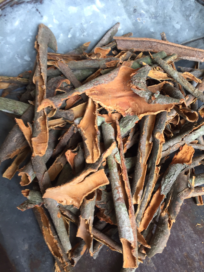 桂碎肉桂碎陈桂皮，辛辣淳厚，可用于火锅香料可入药