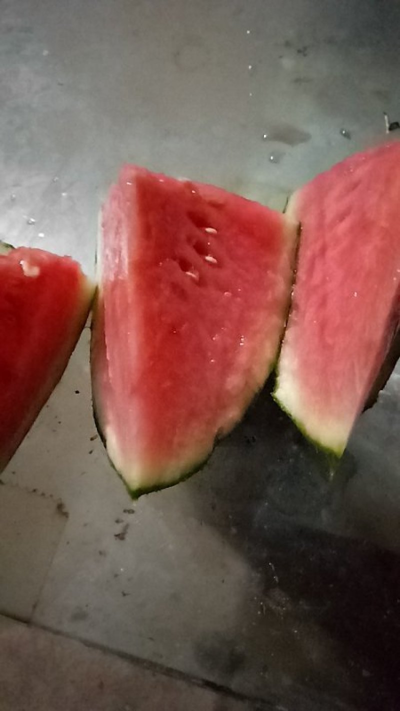 8424现已大量上市，有籽，无籽都有，可对接电商超市市场
