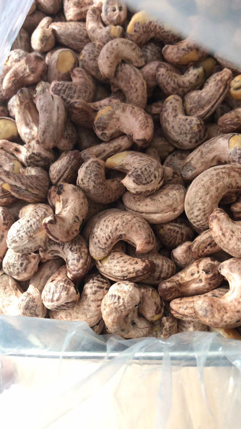 越南盐焗腰果带皮炭烧腰果非油炸零食400克