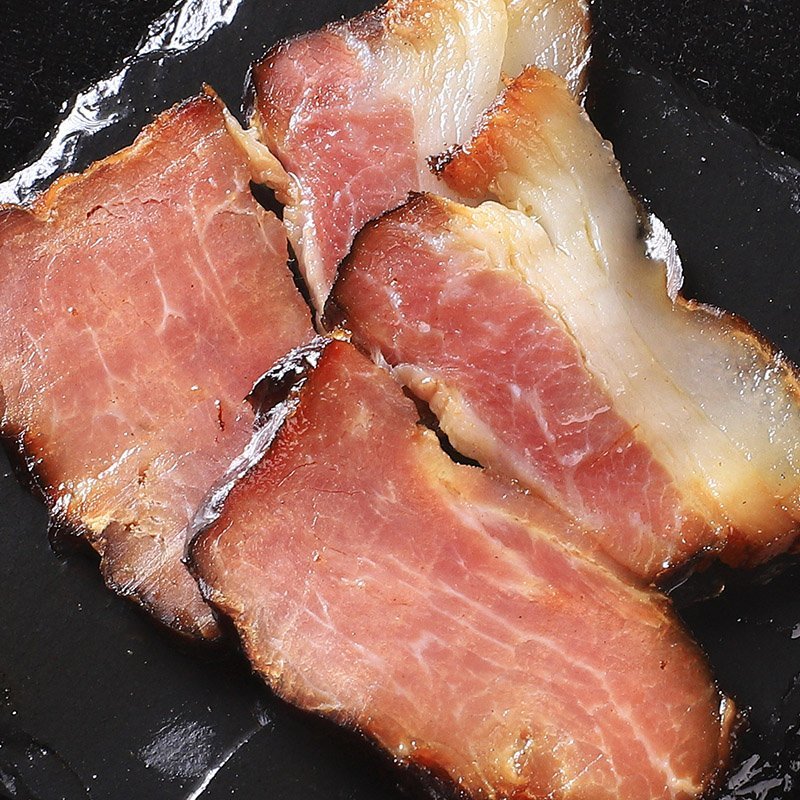 柴火烟熏腊肉(有红。黑前腿腊肉。有散装的。真空包装的