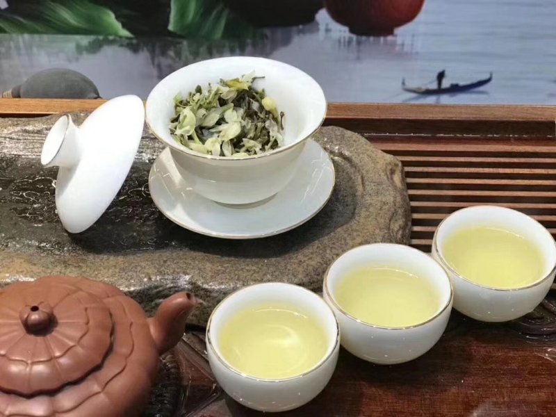 浓香型茉莉花茶耐泡型，清新茉莉花香味，产地直销