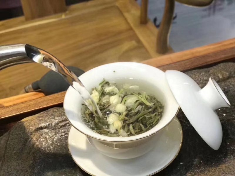 浓香型茉莉花茶耐泡型，清新茉莉花香味，产地直销