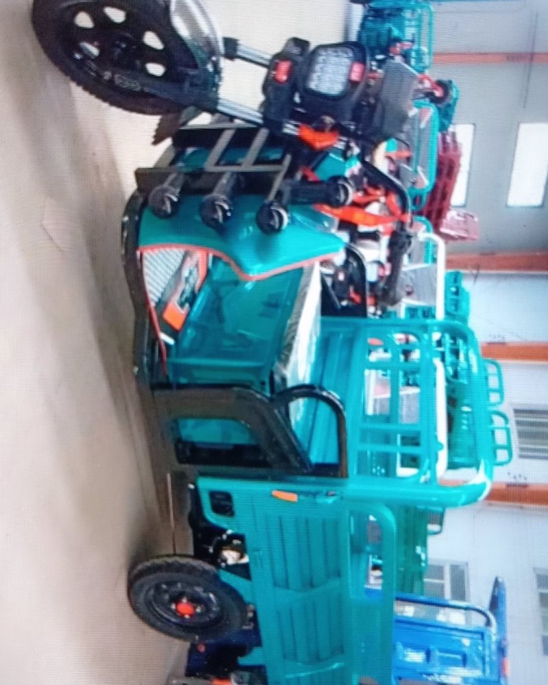 电动三轮车和快递车