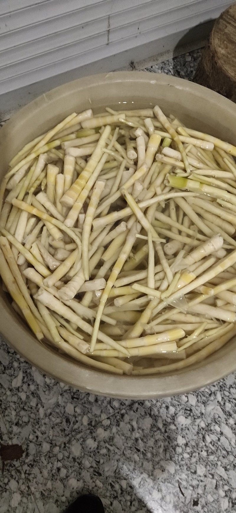 木竹笋，来自镇巴山里的特产，是餐桌上不可缺少的一道美食