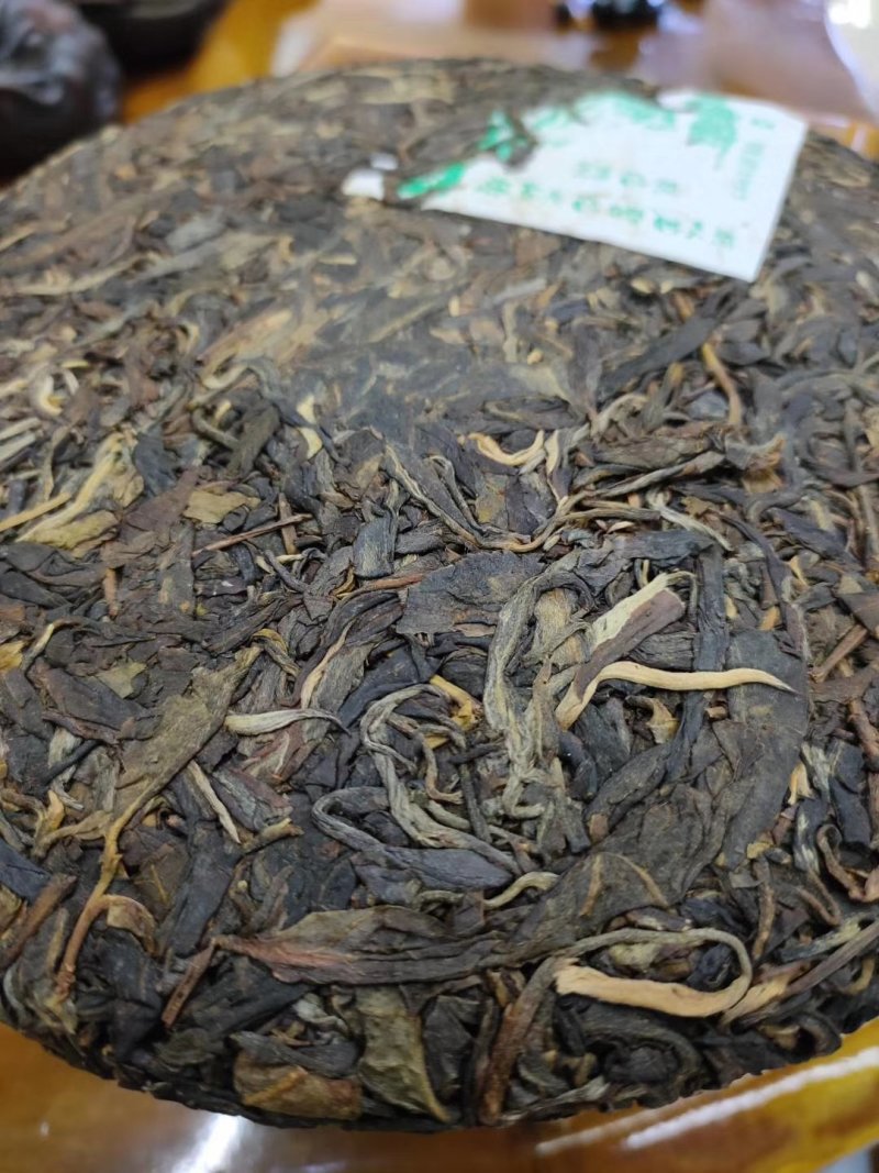 云南普洱茶，生茶，2015年易武料，汤色好，入口回甘生津