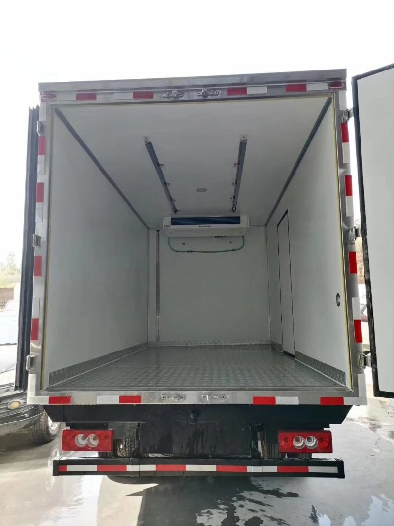 福田奥铃速运国五4.2米冷藏车