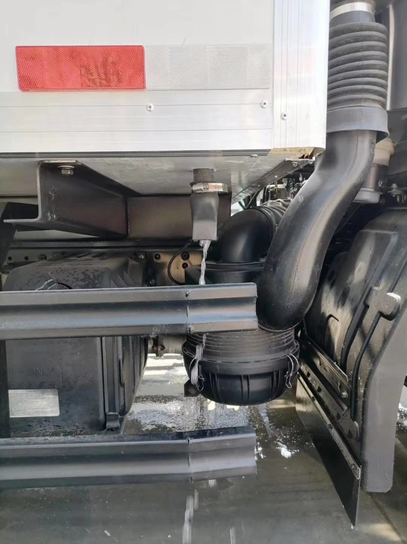 福田奥铃速运国五4.2米冷藏车