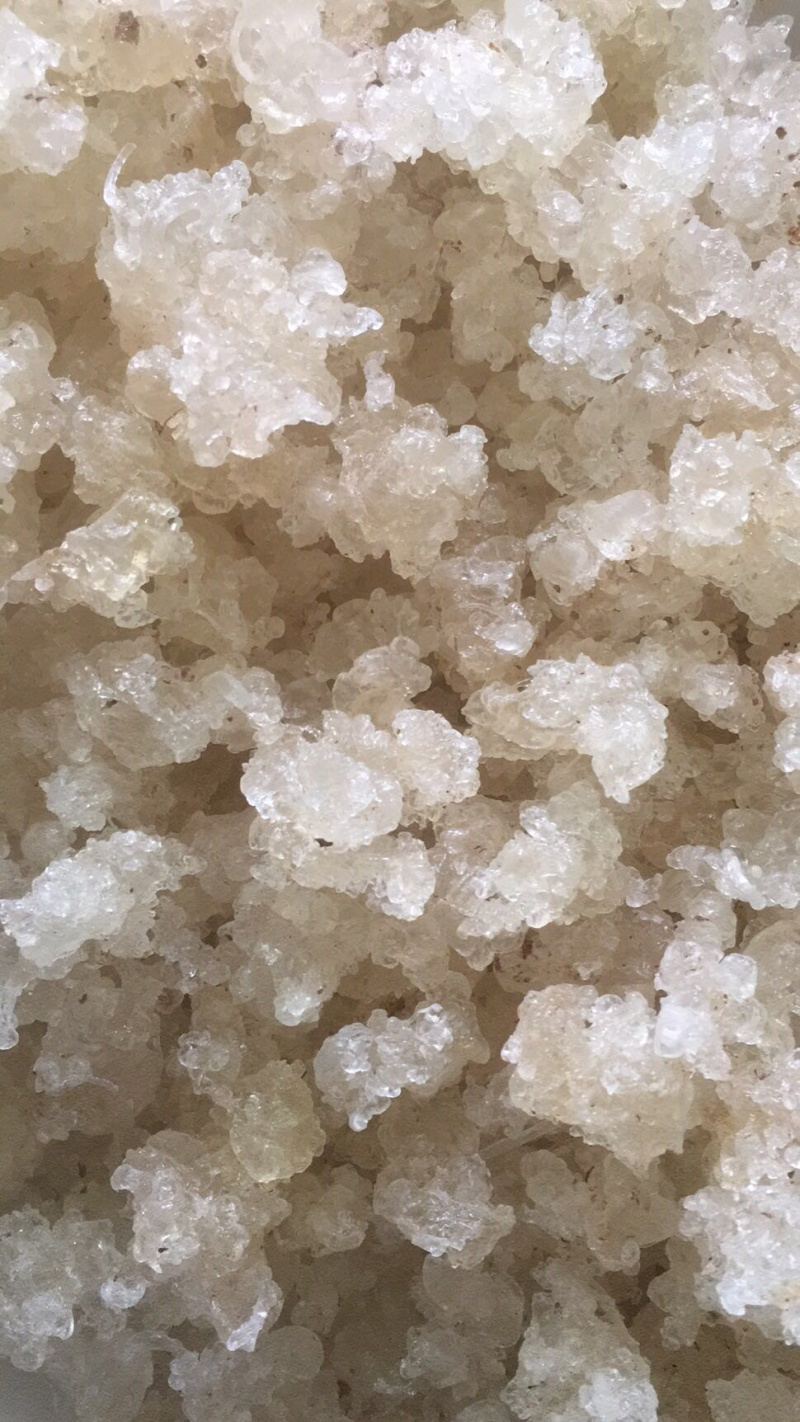 天然雪燕拉丝好，颜色干净产地直销大货供应，品质好。