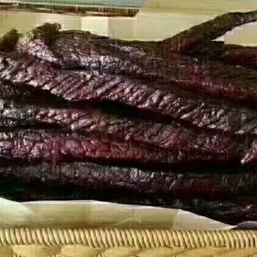 我们的牛肉干120度碳烤。