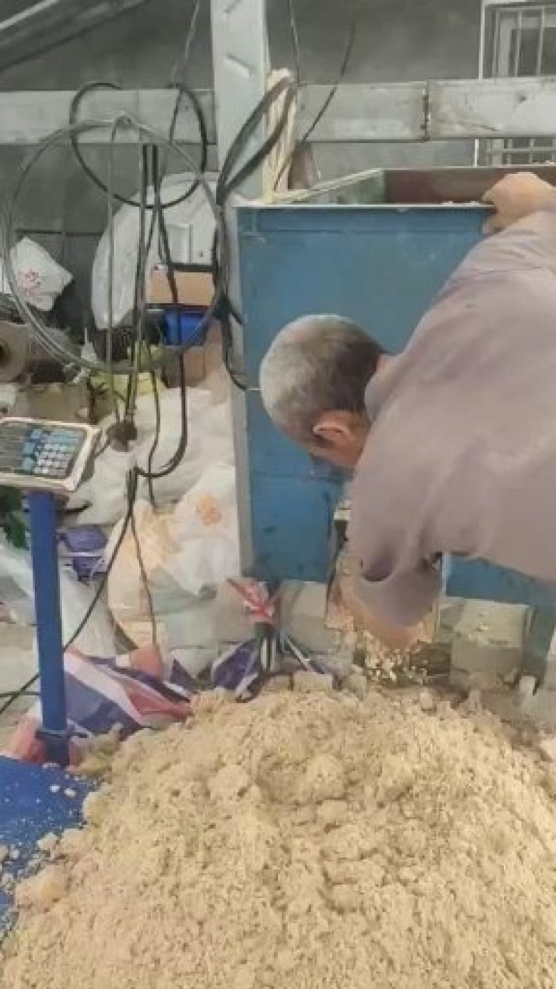 《教你怎么用发酵豆渣喂动物》