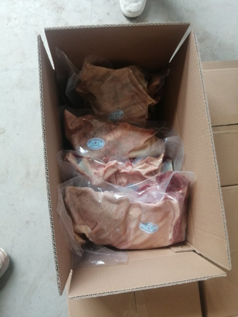 现杀新鲜马肉带皮马肉带皮马腿肉