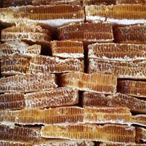 云南蜂巢蜜自家养的高品质中蜂巢蜜整箱批发每件40公斤左右