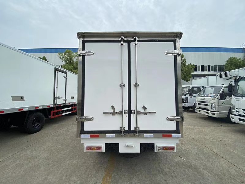 福田祥菱M后双轮冷藏车，定制款