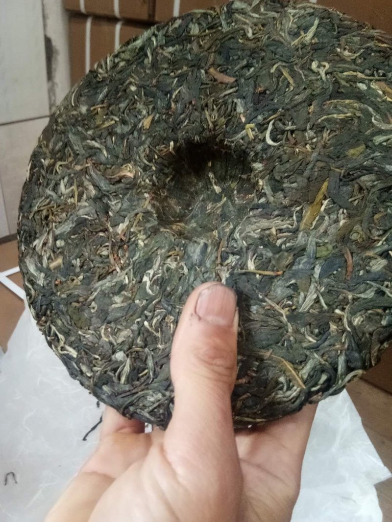 普洱百年古茶，每一道工序自己精心制作