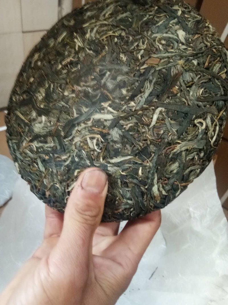 普洱百年古茶，每一道工序自己精心制作
