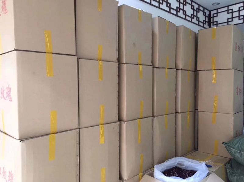 云南墨红玫瑰产地一手货源长期批发量大私聊