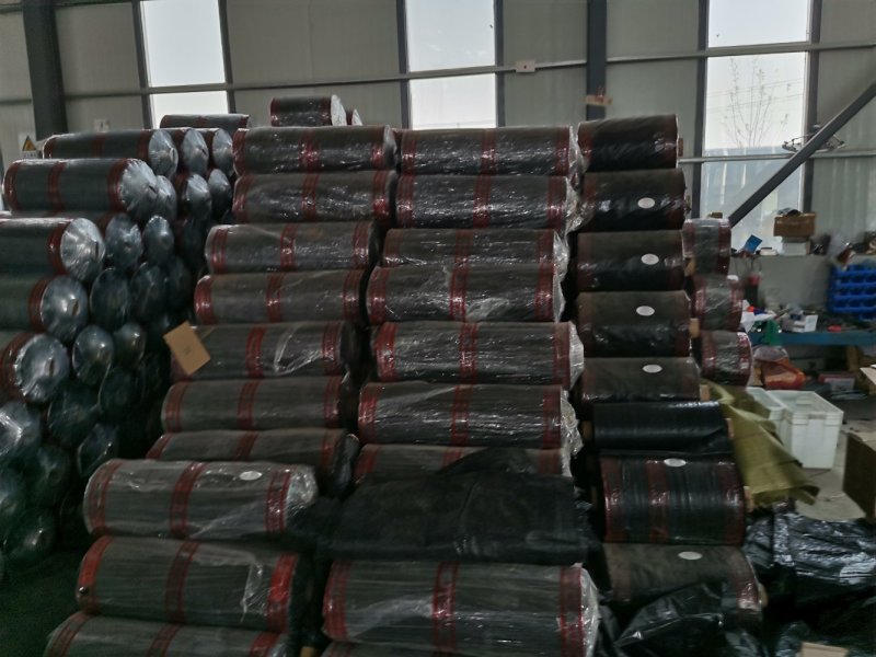 全新PE防草布园艺地布果园除草布盖草布果树遮草布大棚地垫