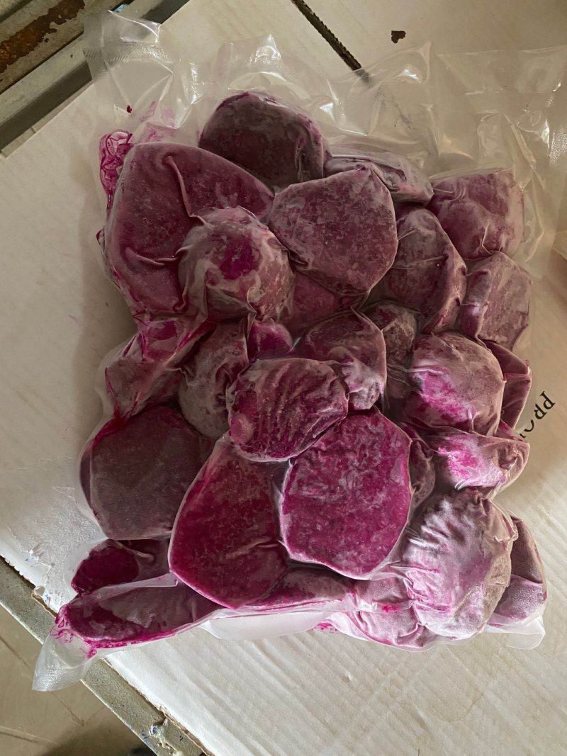 红心火龙果速冻块原料大量供应，可直接食用或用来加工