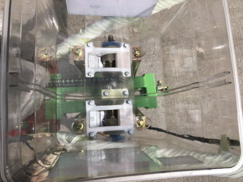 汽油链轨玉米大豆小麦播种机手扶式施肥播种机锄草施肥耘地机