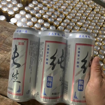 啤酒低价啤酒批发纯生啤酒小麦王啤酒成都啤酒批发