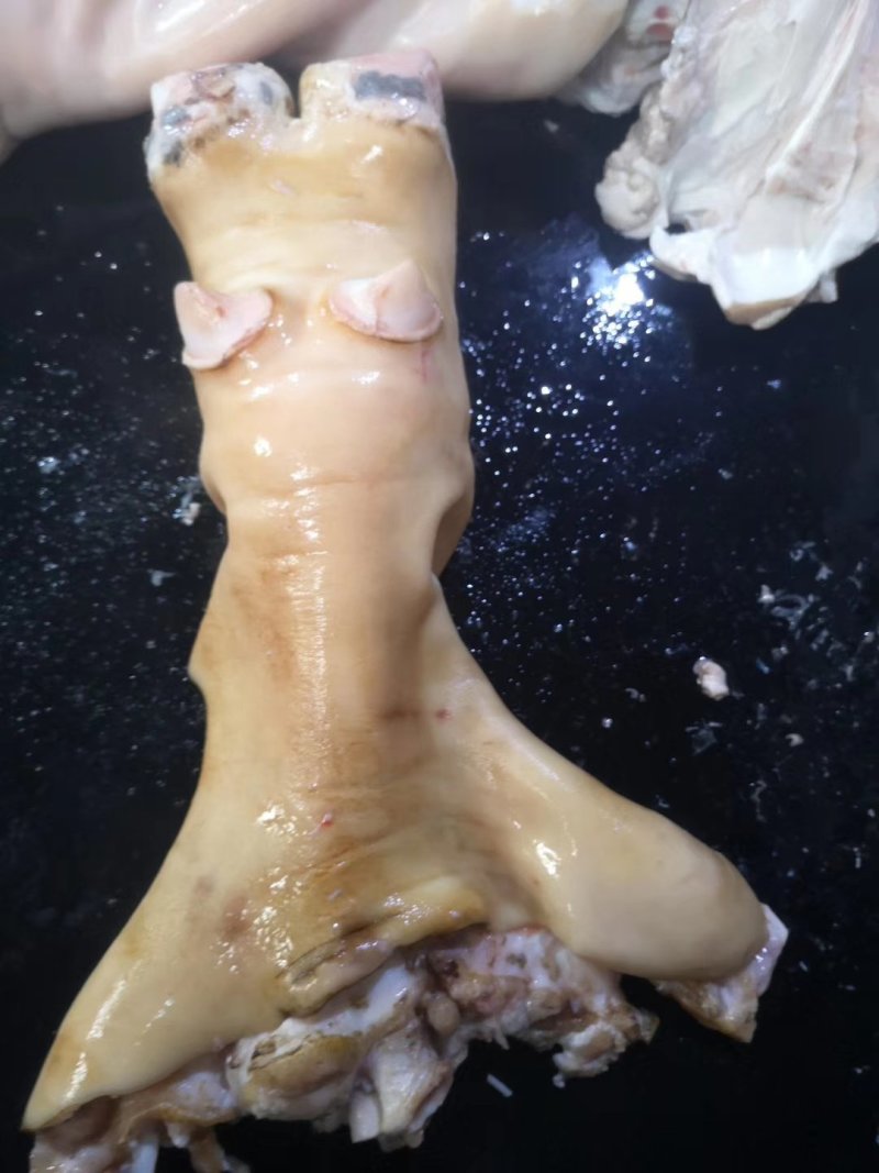 半去骨生牛蹄，质量保证