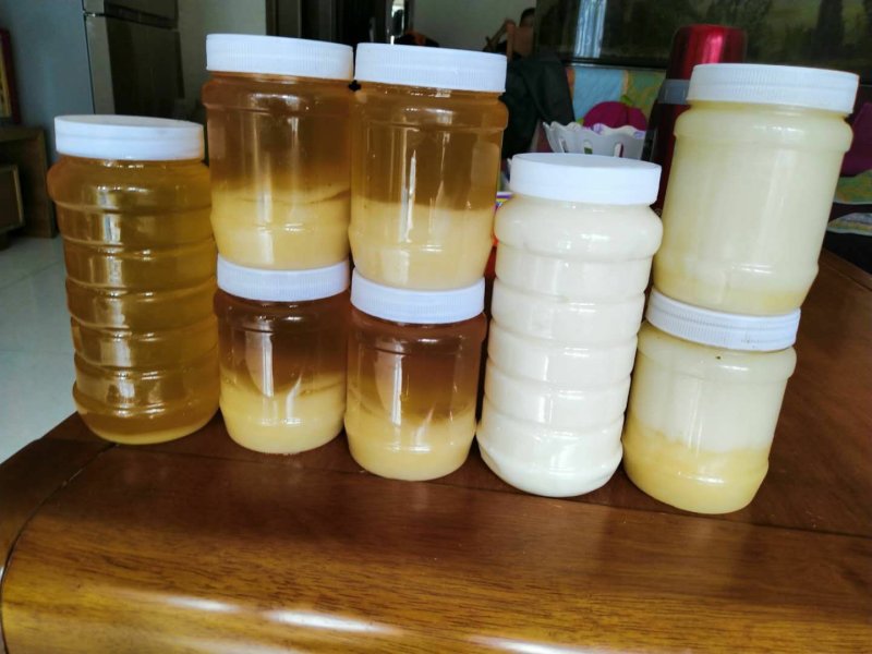 新鲜蜂蜜上架了，正宗的土蜂蜜，欢迎尝新！