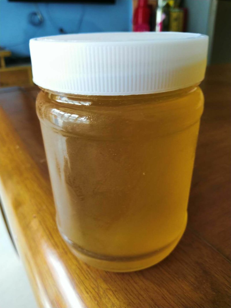 新鲜蜂蜜上架了，正宗的土蜂蜜，欢迎尝新！