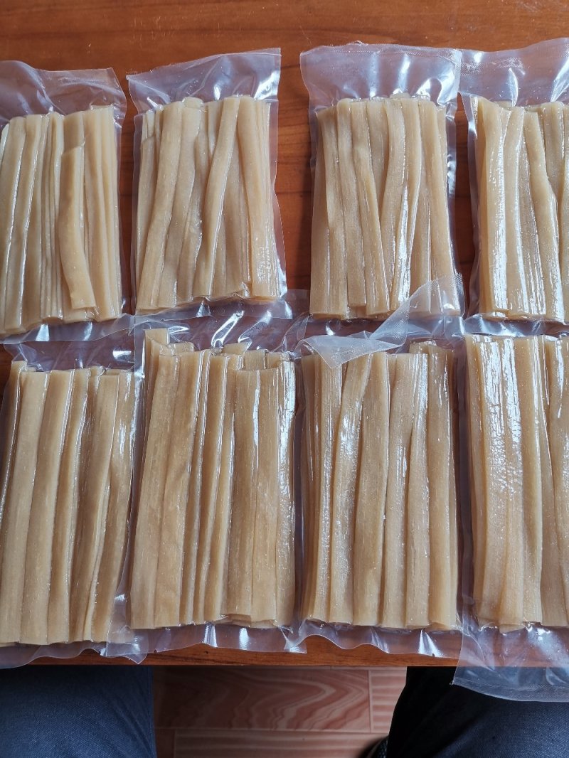 川粉粉条保鲜粉条厂家直供，支持贴牌加工，电商一件代发