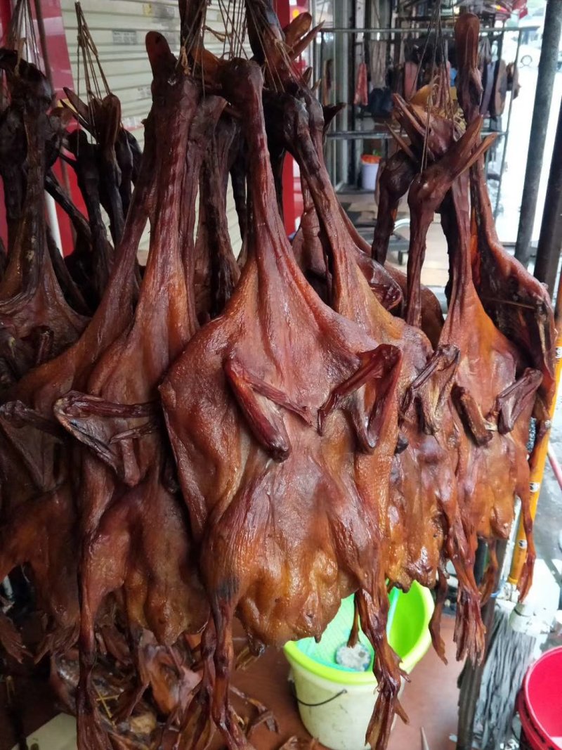 柴火烟熏腊鸭(厂家直销每天能提供10吨腊鸭，支持1件代发