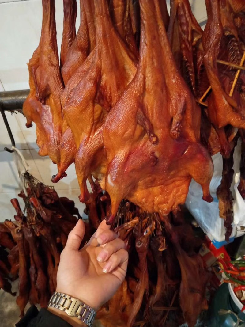 柴火烟熏腊鸭(厂家直销每天能提供10吨腊鸭，支持1件代发