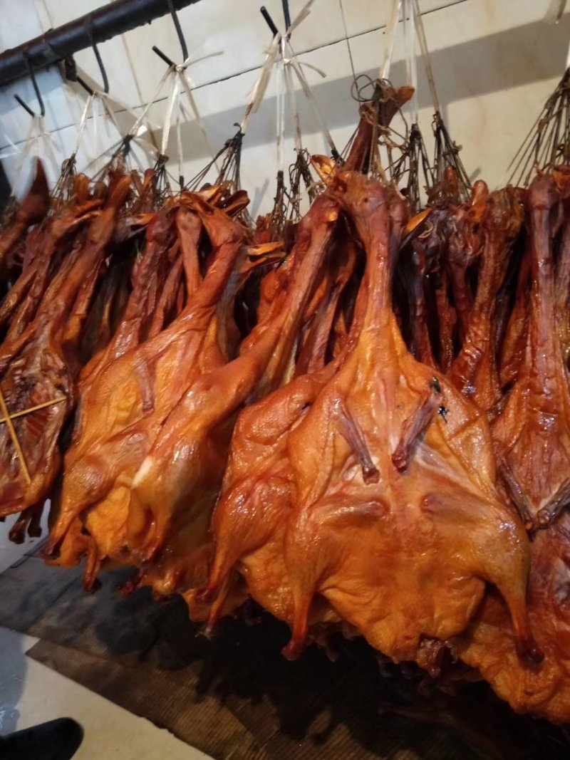 柴火烟熏腊鸭(厂家直销每天能提供10吨腊鸭，支持1件代发
