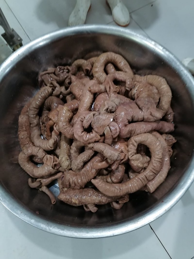 杜蒙荣辉肉食批发五香板肠，套肠大量有货