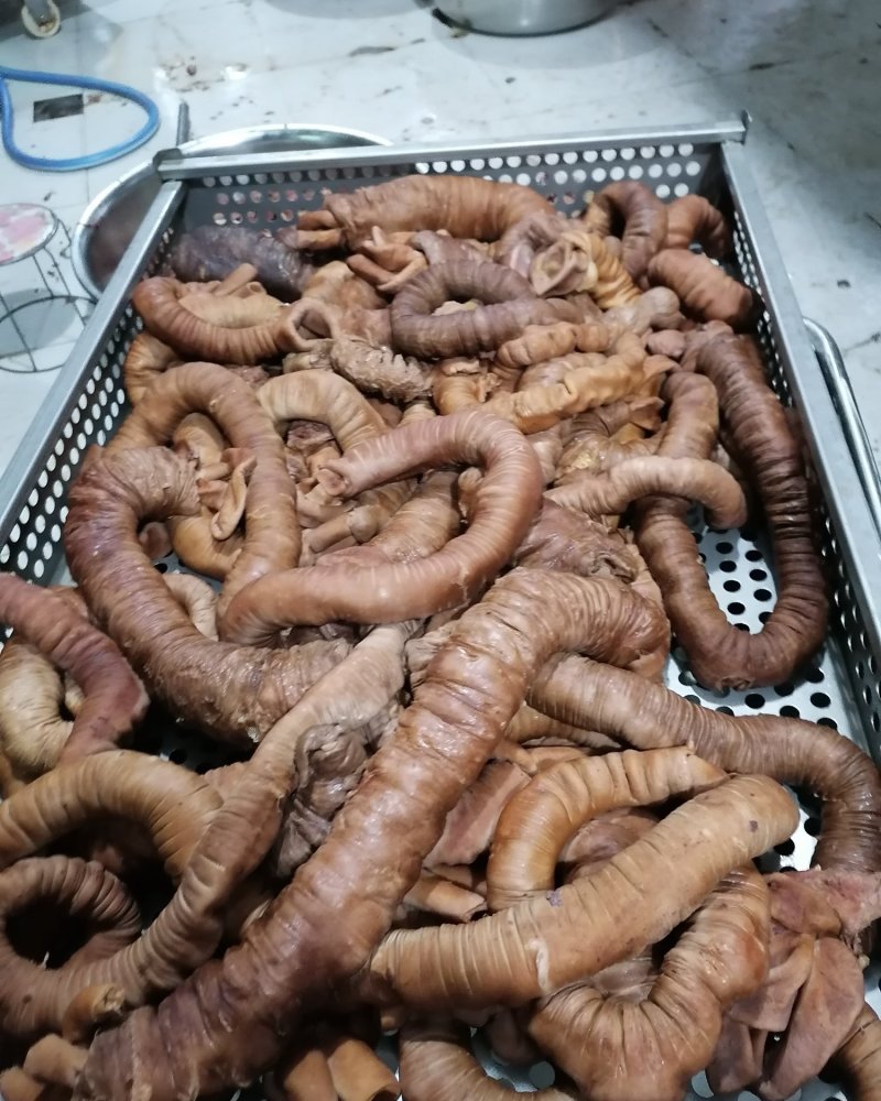 杜蒙荣辉肉食批发五香板肠，套肠大量有货