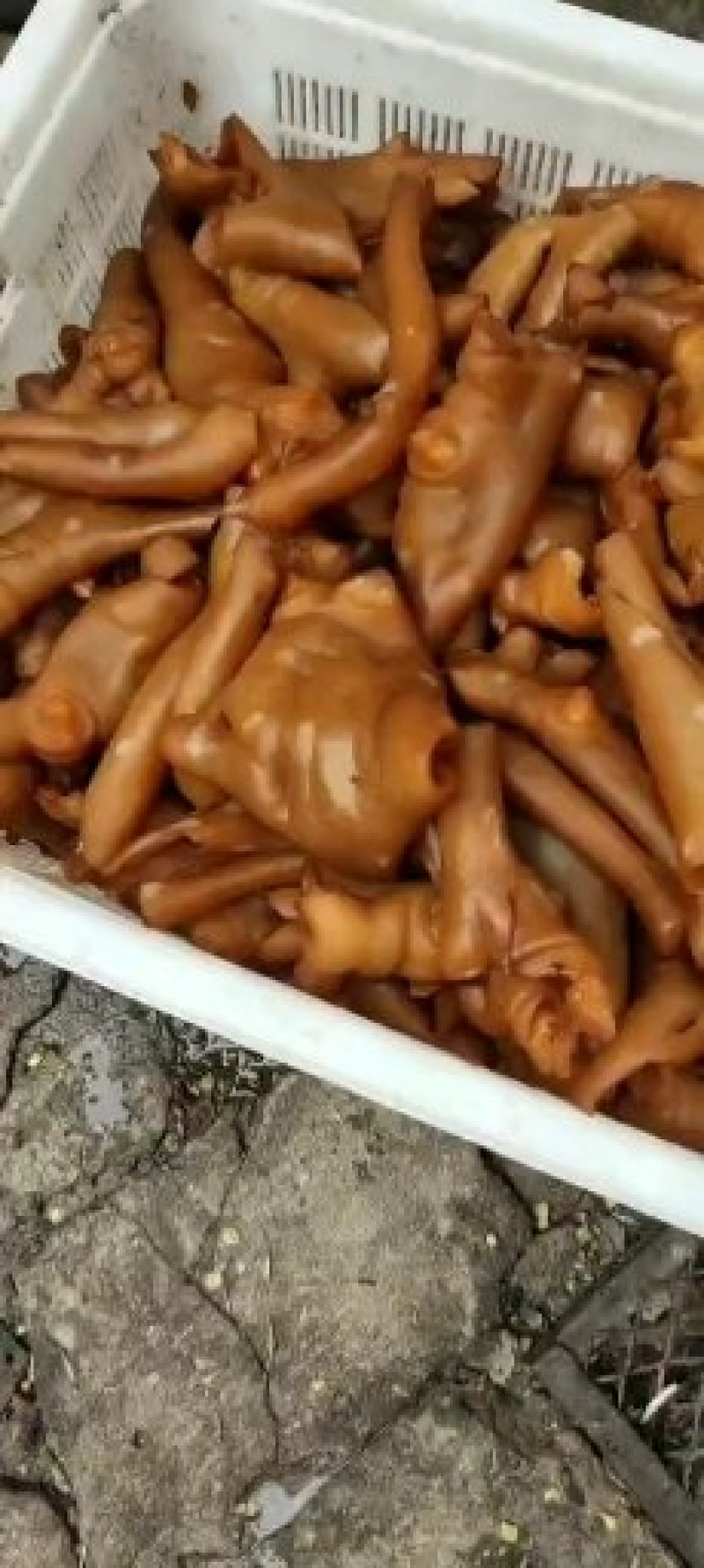 牛蹄皮，50斤一件起发，运费不包，想买几斤的建议不要拍！