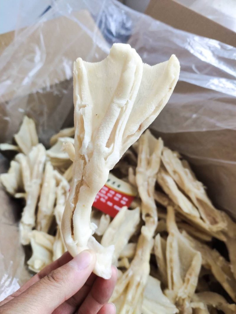 无骨鸭掌郑州万邦物流园冻品区