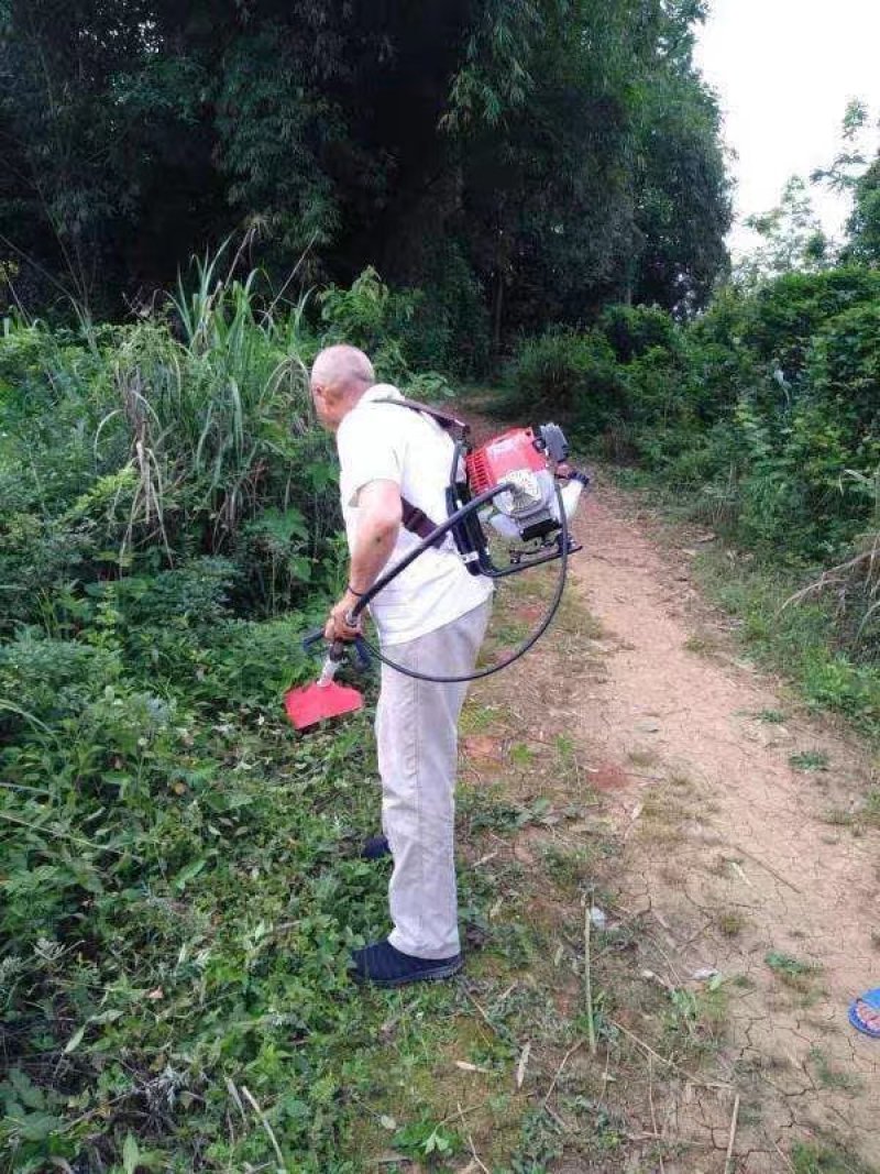割草机四冲程背负式小型多功能汽油开荒农用打除草松土机家用