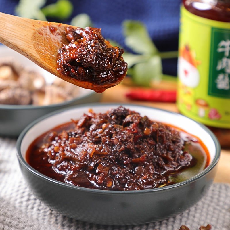 伊赛正宗牛肉酱香菇春笋酱麻辣酱拌饭拌面酱火锅蘸料批发