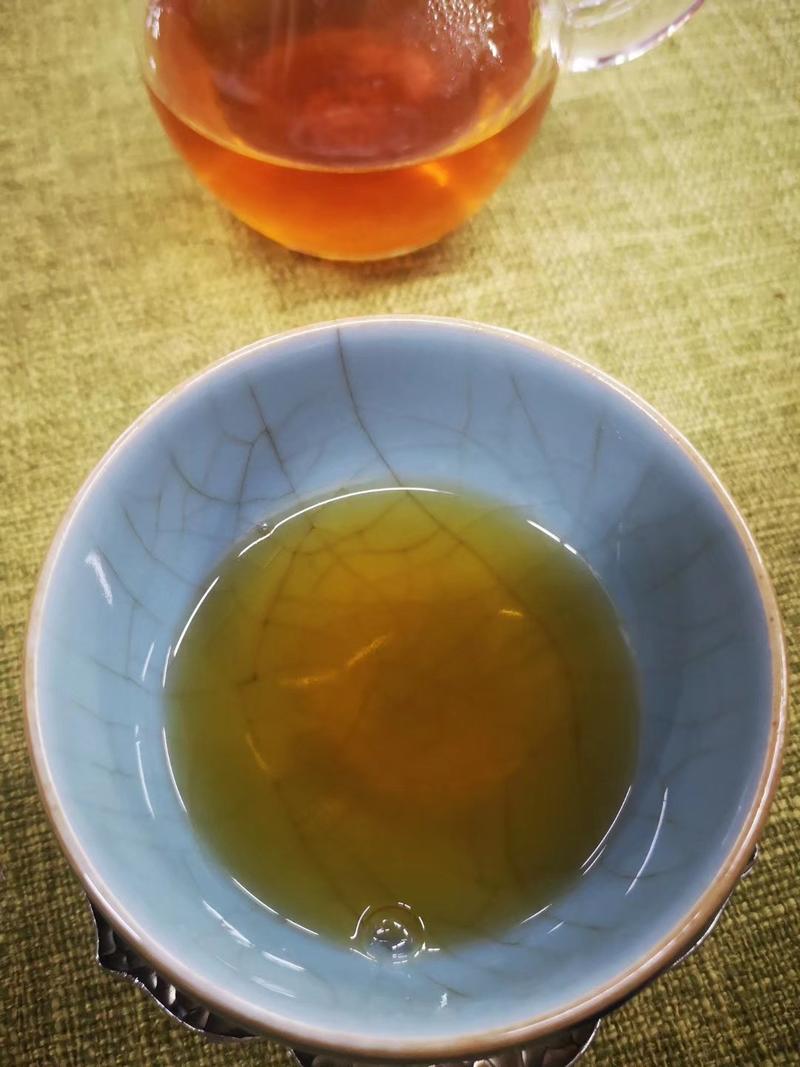 古树晒红茶