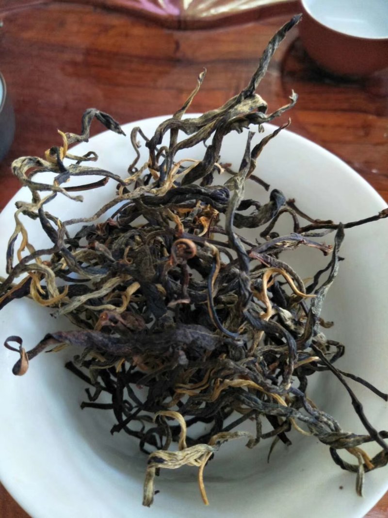 古树红茶，优选百年古树茶叶发酵，太阳干燥