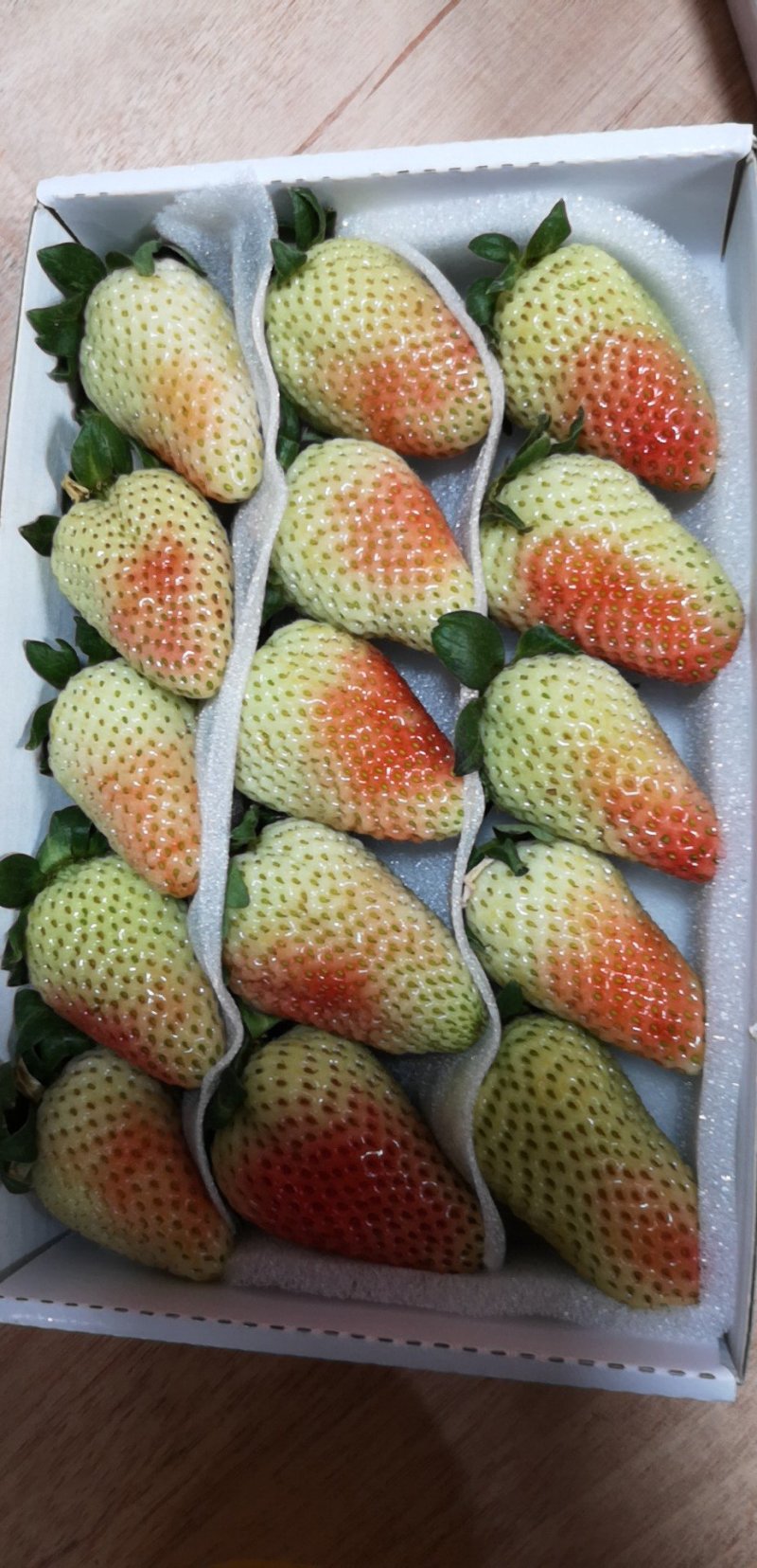 草莓，蒙特瑞草莓，四季草莓，蛋糕烘培草莓