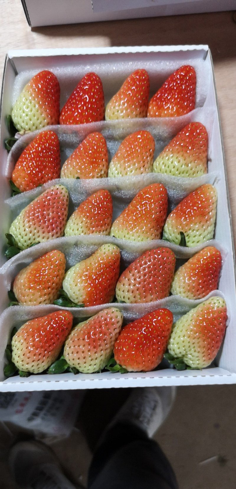 草莓，蒙特瑞草莓，四季草莓，蛋糕烘培草莓