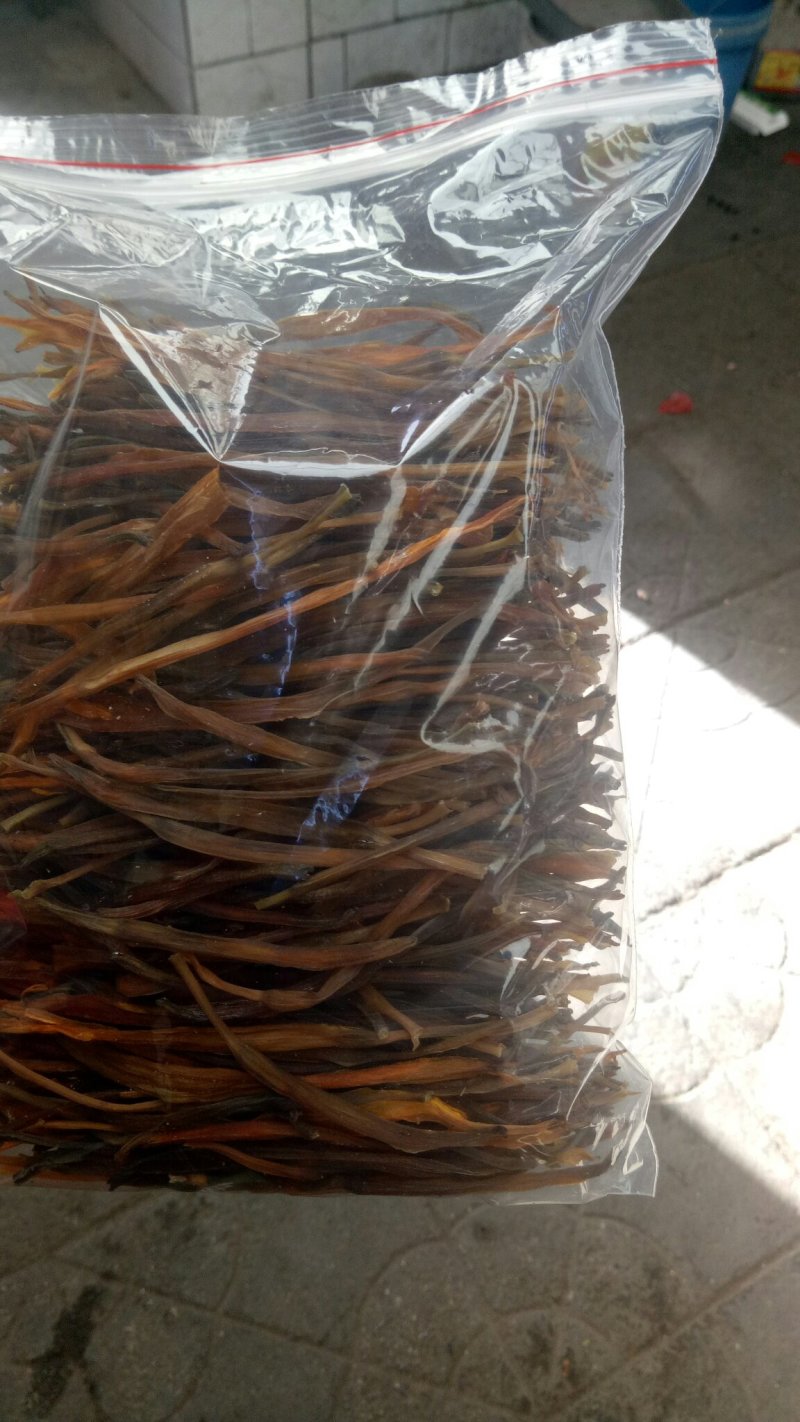 农家熟条黄花菜，手工挑拣，无任何添加，质量保证