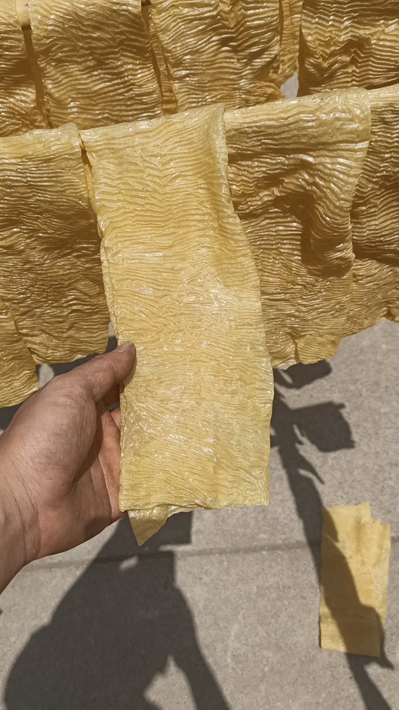 豆皮自己生产加工，一首货源，干货外表无盐，能放1个月左右