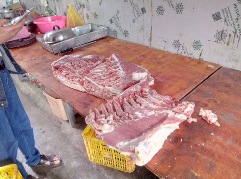 猪副产品挑骨新鲜五花肉