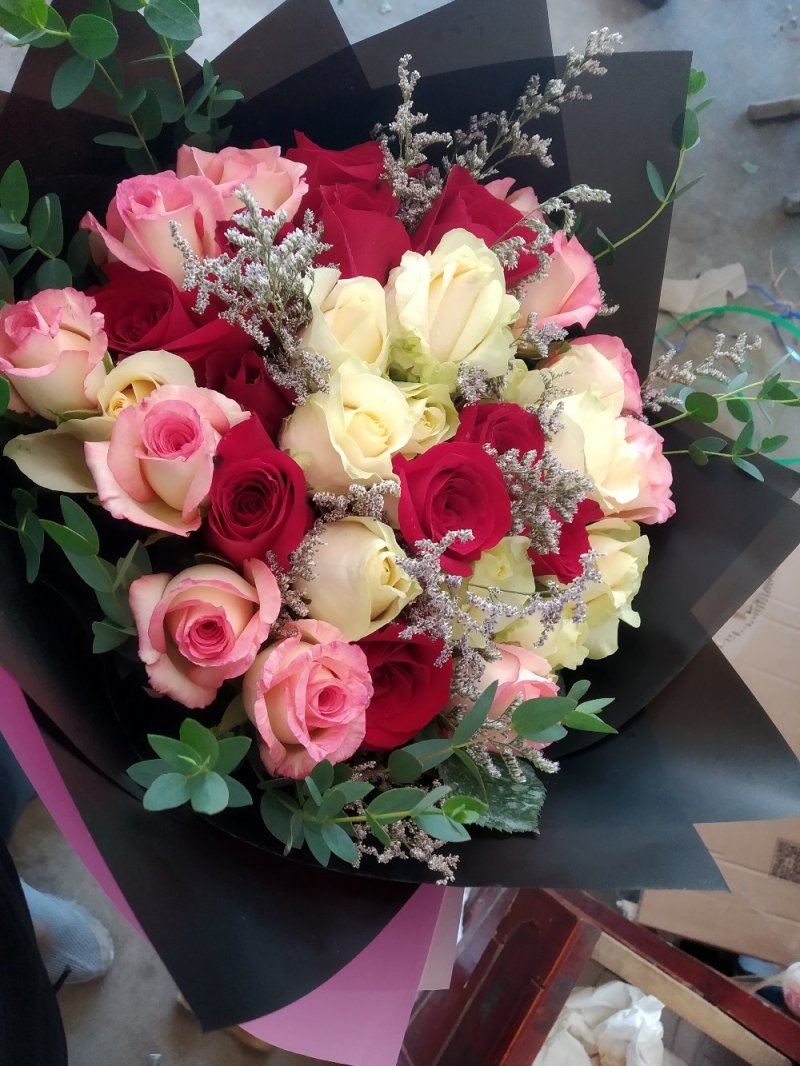 玫瑰鲜花精品礼品盒生日教师老婆毕业庆爱人朋友同学闺蜜祝福