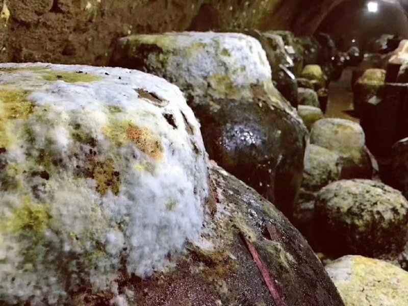 52度纯粮浓香型西眉土窖老酒，厂家直发，量大优惠