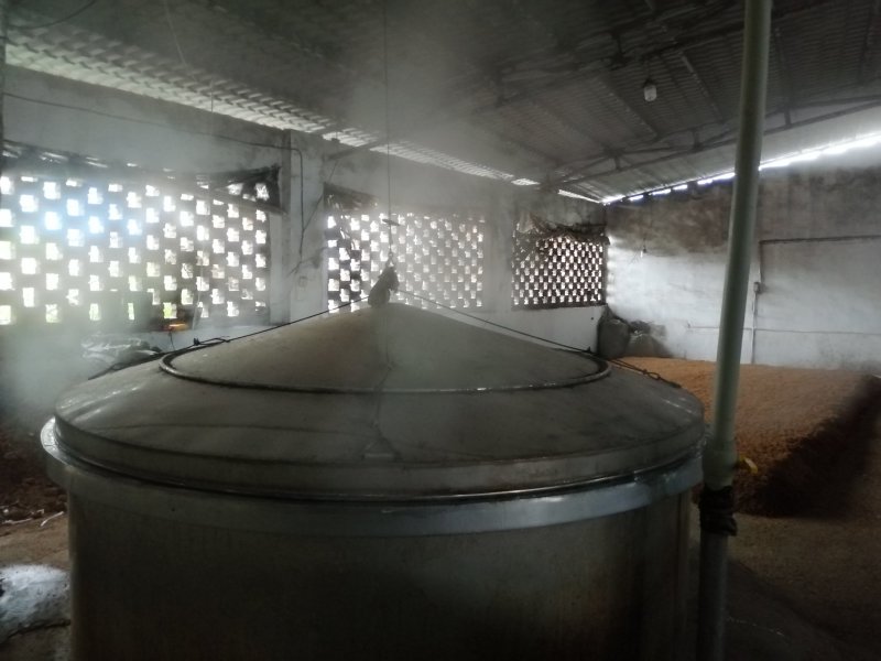 52度纯粮浓香型西眉土窖老酒，厂家直发，量大优惠